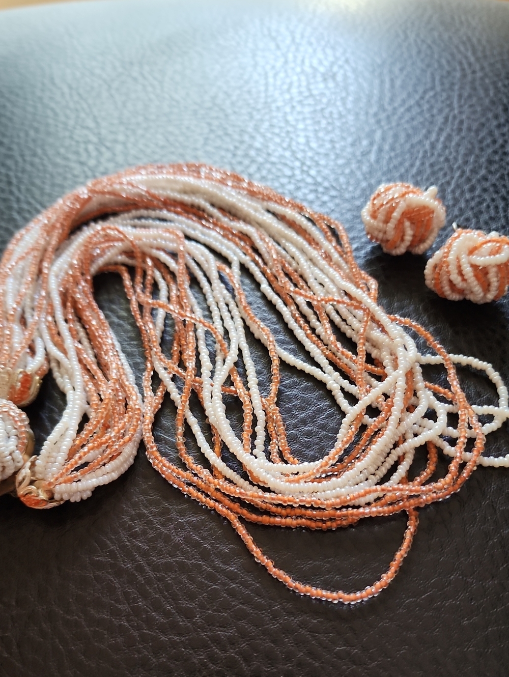 VTG Japan Peach and Cream Seed Bead Necklace and Earrings Set